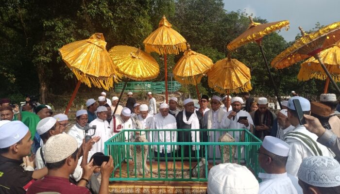 Ziarah Kute Seribu Mentok Dihadiri Ribuan Umat Muslim