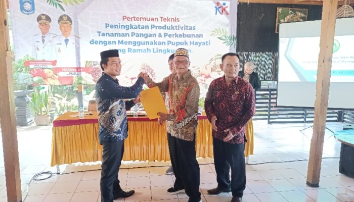 Yus Derahman Dukung Penggunaan Pupuk Hayati untuk Pertanian Babar