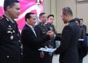 7 Personel Berprestasi dapat Penghargaan dari Kapolres Babar