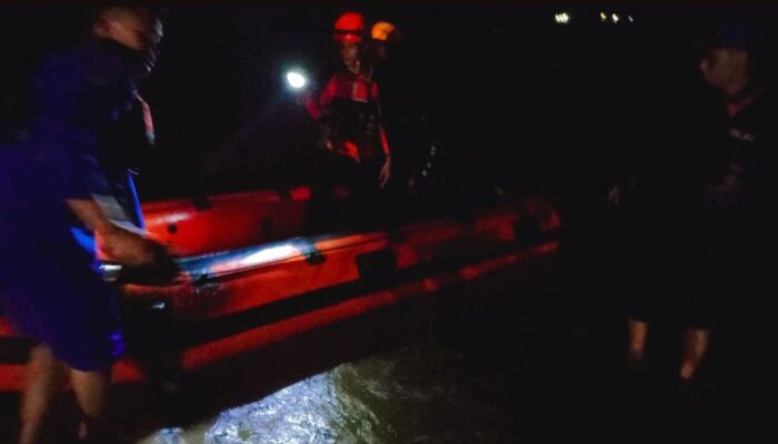 Terjatuh Saat Menjaring Ikan, Nelayan Belitung Timur Dalam Pencarian