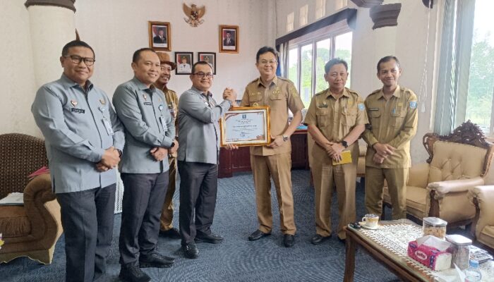 Posbakum Terbentuk di Seluruh Desa dan Kelurahan, Bangka Barat Raih Penghargaan Kemenkum