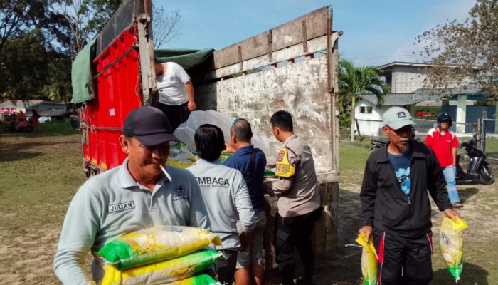 Polres Bangka Barat Bantu Ratusan Ribu Warga Lewat Distribusi Beras SPHP