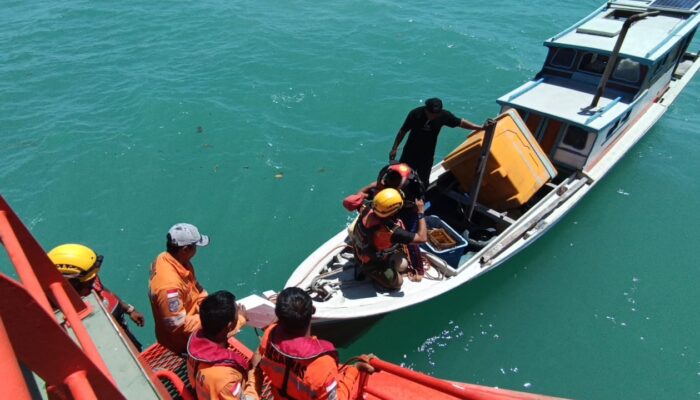 Basarnas Evakuasi Nelayan yang Alami Mati Mesin di Perairan Bangka