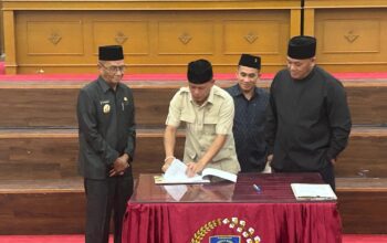 Rapat paripurna persetujuan nota keuangan R-APBD Perubahan 2025. Foto: Rizki Ramadhani.