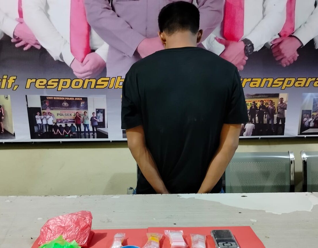 Tersangka diamankan. Foto: Ist.