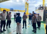 Antisipasi Cuaca Ekstrem, Polisi Cek Alat Keselamatan di Pelabuhan Tanjung Kalian