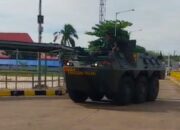 Kendaraan Taktis Kodam II/Sriwijaya Melintas di Pelabuhan Tanjung Kalian Usai Pengamanan Kunjungan Prabowo