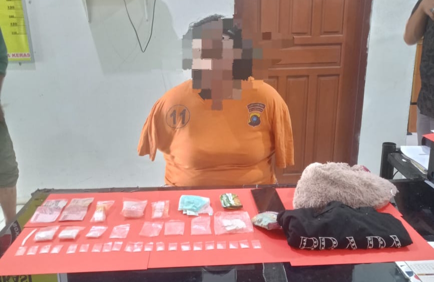 Wanita di Mentok Dibekuk Tim Hantu Gegara Sabu. Foto: Ist