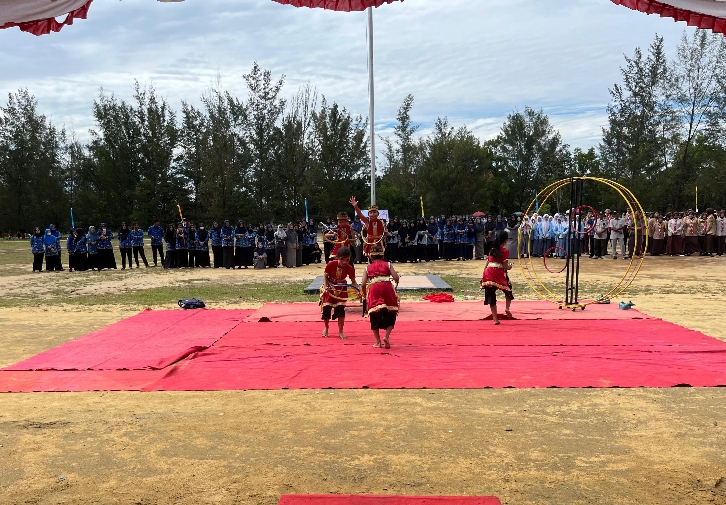 Penampilan perwakilan Bangka Barat. Foto: Rizki Ramadhani.