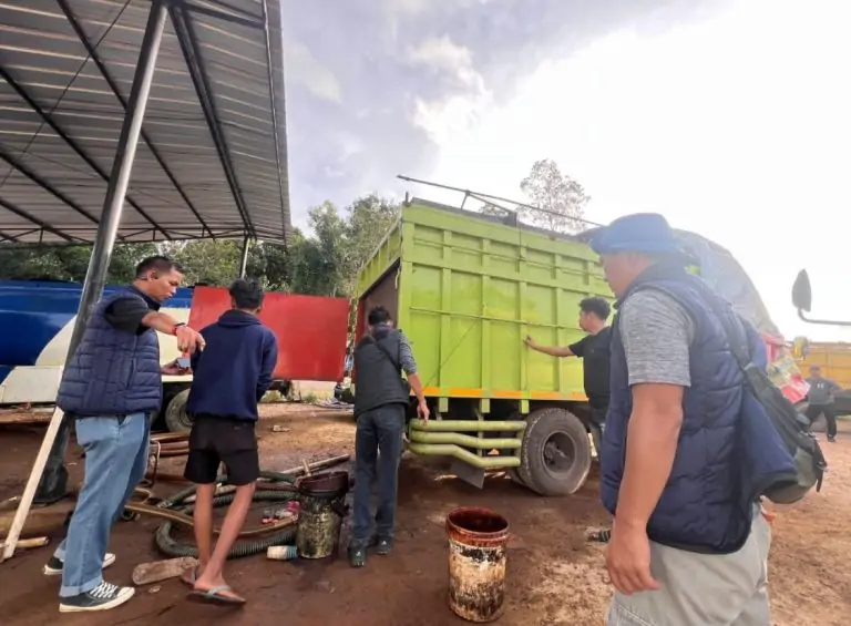 Polda Babel grebek gudang BBM. Foto: Ist