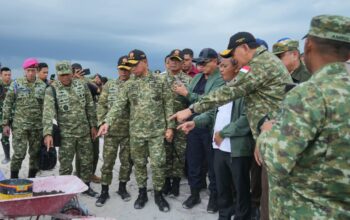Peninjauan lokasi tambang ilegal. Foto: Ist/Puspen TNI