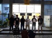 Dua tersangka diamankan. Foto: Ist/Polsek Mentok.