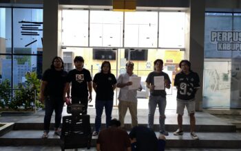 Dua tersangka diamankan. Foto: Ist/Polsek Mentok.