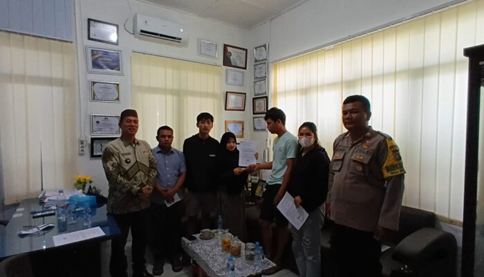 Polsek Jebus Berhasil Perdamaikan Dua Pihak dalam Insiden Kecelakaan Sekarbiru