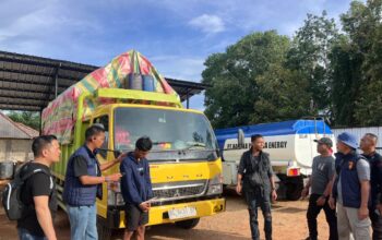 Ditreskrimsus Polda Babel menggerebek gudang BBM. Foto: Ist