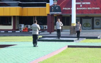 Inspektur Jenderal Polisi (Irjen Pol) Viktor T Sihombing memimpin apel pagi perdananya. Foto: Humas Polda.