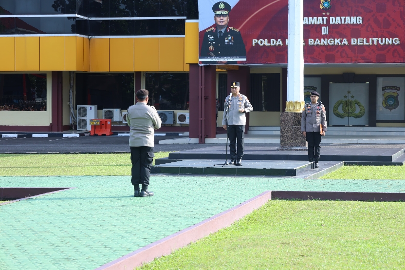 Inspektur Jenderal Polisi (Irjen Pol) Viktor T Sihombing memimpin apel pagi perdananya. Foto: Humas Polda.