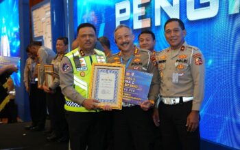 Dirlantas Polda Babel menerima penghargaan. Foto: Ist