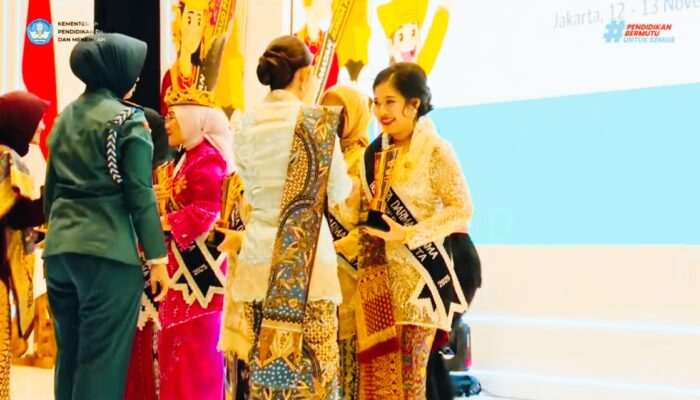 Bunda PAUD Babar, Evi Astura Markus Raih Penghargaan Wiyata Darma Utama dari Kemendikdasmen