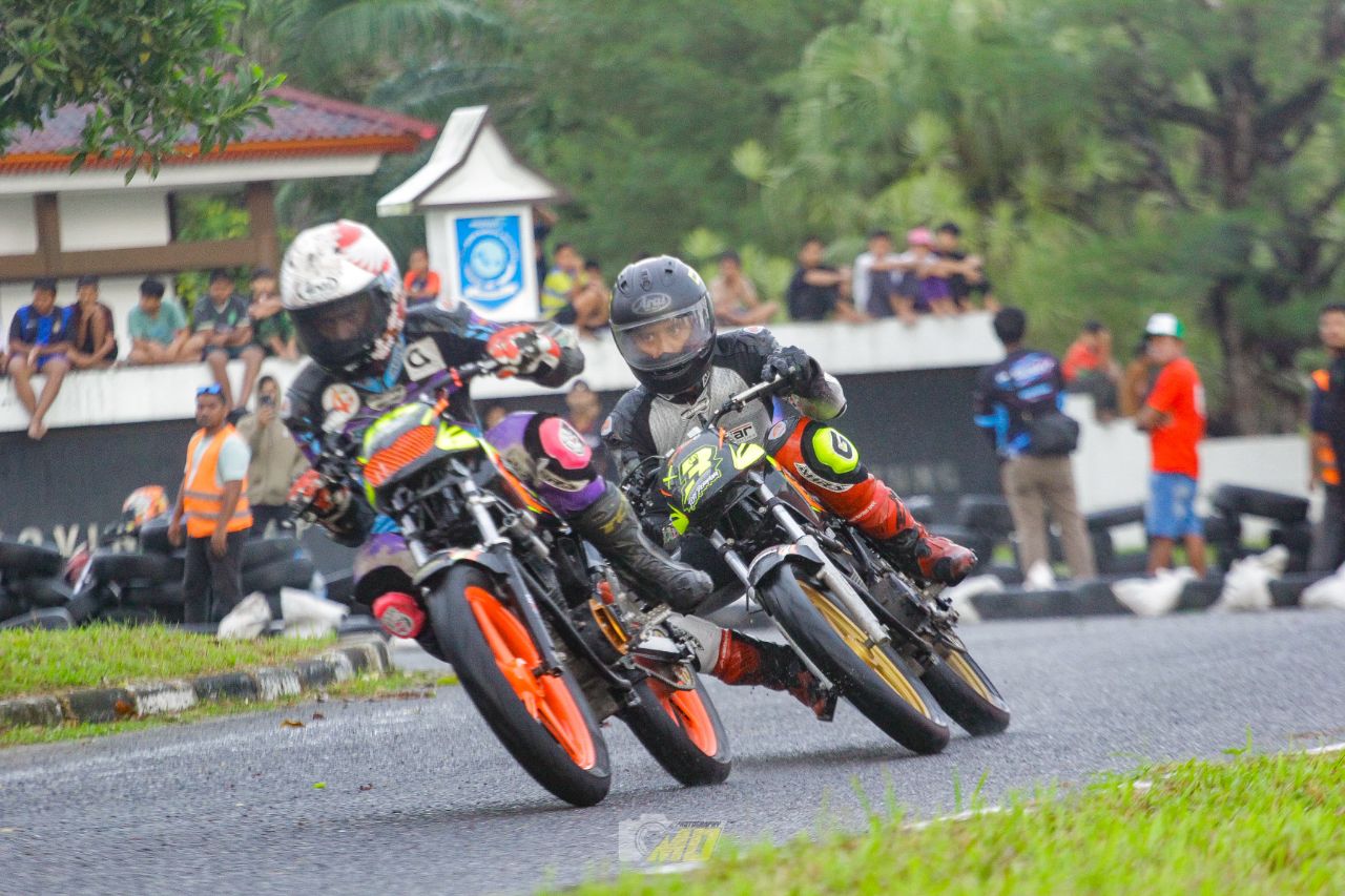 Dua pembalap Baonk Racing Team. Foto: Rizki Ramadhani.