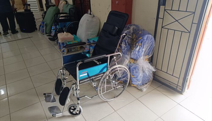 Markus Serahkan Bantuan ATENSI Perkuat Perlindungan Sosial bagi Warga Rentan