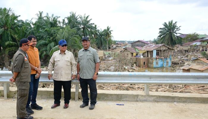 Dari Rusia, Prabowo Langsung Tinjau Lokasi Banjir di Aceh