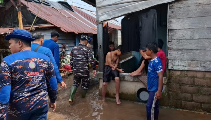 Masyarakat Harap Ada Solusi Atasi Banjir Rob Mentok