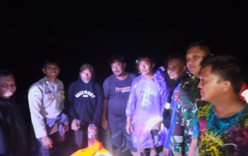 Evakuasi Nelayan Jebus. Foto: Istimewa.