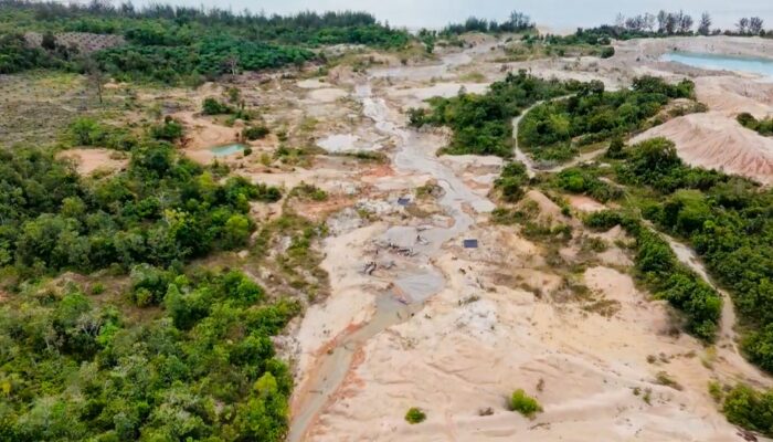 Aktivitas Tambang Timah Hajar DAS Air Putih Mentok