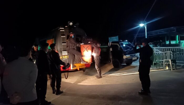 Tim Jihandak Brimob Polda Babel Amankan Granat dari Pantai Limbung