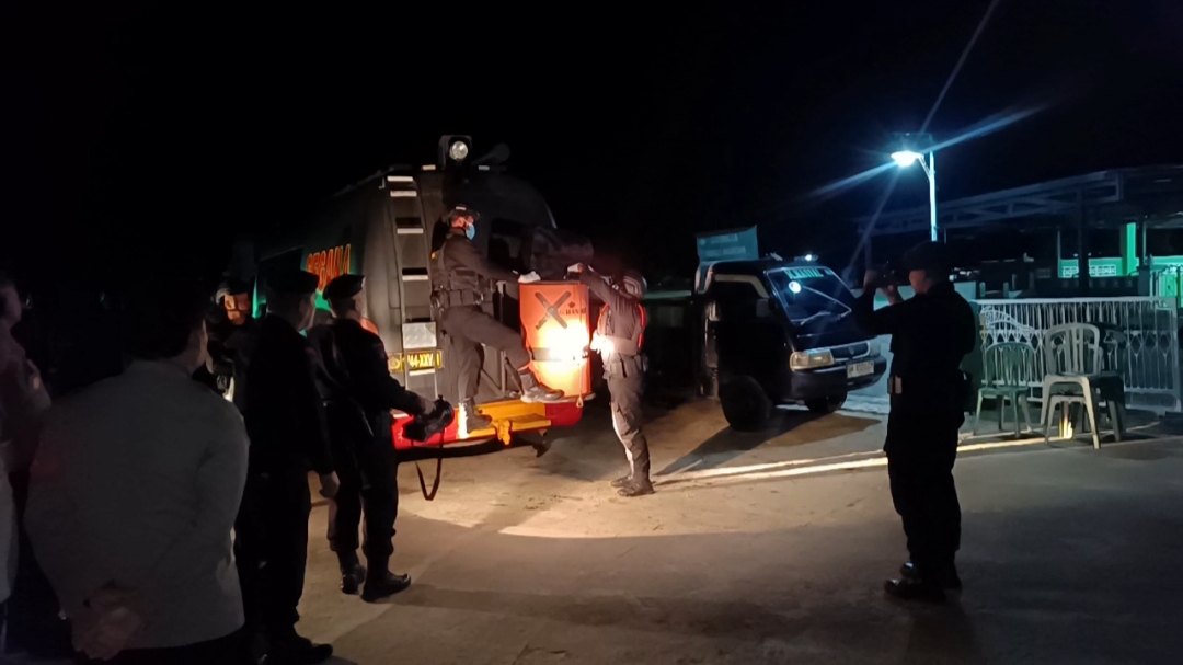 Evakuasi bom granat. Foto: Rizki Ramadhani