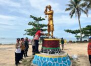 Diangkat dari Tradisi Lokal, Yus Derahman Resmikan Tugu Perang Ketupat Tempilang