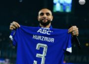 Layvin Kurzawa saat dikenalkan sebagai pemain baru Persib Bandung. Foto: Istimewa.