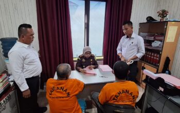 Pelimpahan berkas perkara oplos gas. Foto: Istimewa