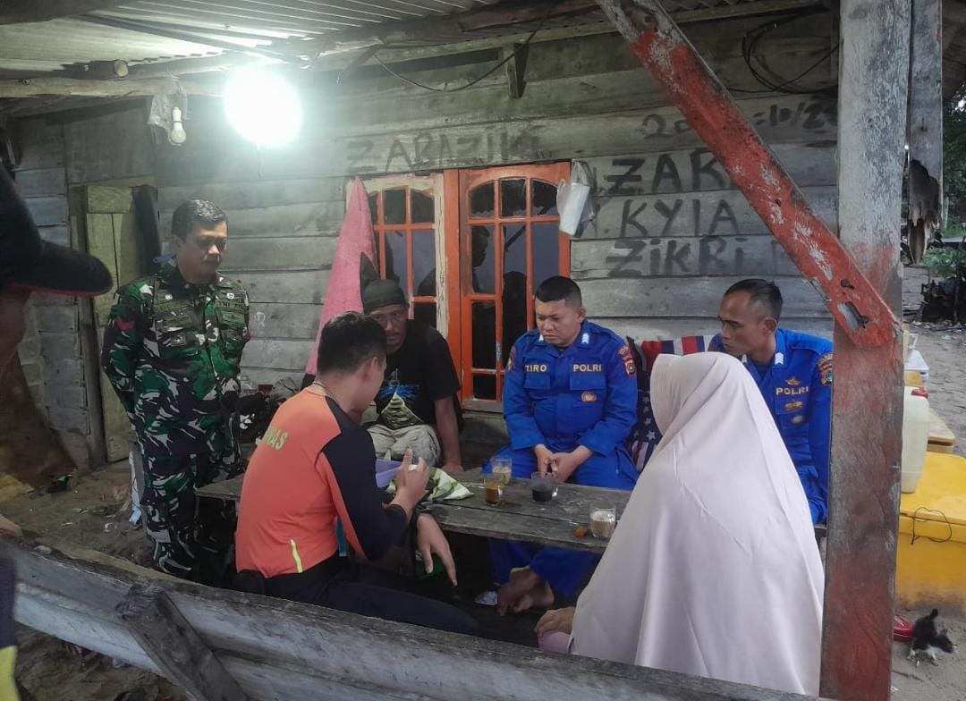 Pencarian nelayan hilang di Mentok. Foto: Istimewa.