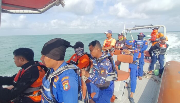 Pakai Metode E-Broadcast, Pencarian Adnan Dibantu Kapal-kapal yang Melintas