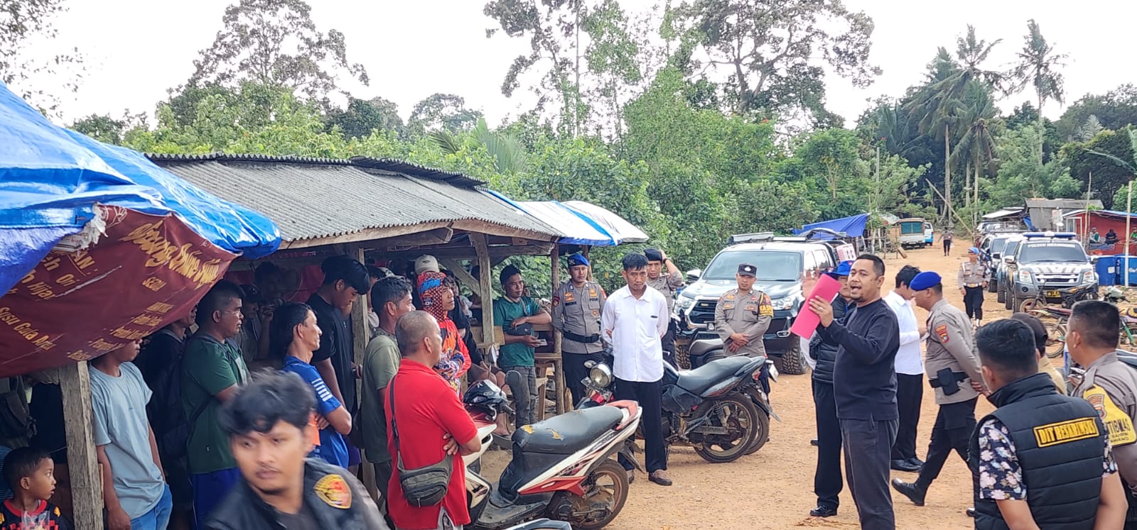 Tim gabungan Polda Bangka Belitung menertibkan tambang ilegal DAS Jada. Foto: Istimewa.
