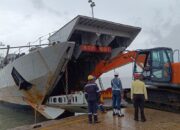 TNI AL Kirim Alat Berat ke Sumatera untuk Percepatan Pemulihan Bencana