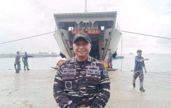 Komandan KRI 531 Teluk Gilimanuk, Letkol Laut (P) Erwin Febrianto. Foto: Rizki R.