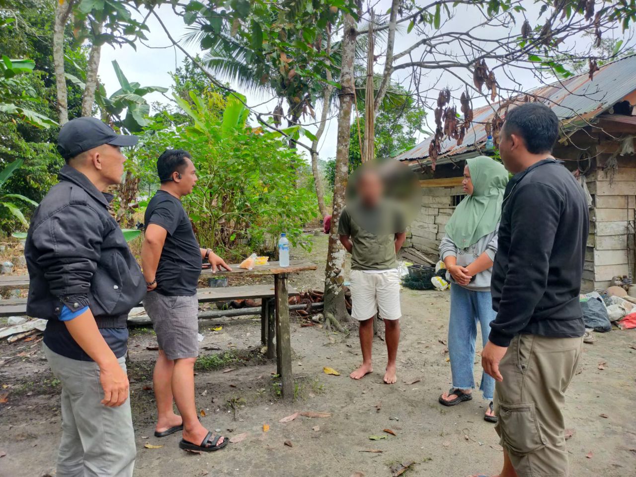AKP Sugiyanto memimpin penggerebekan sarang narkoba di Sungai Selan. Foto: Istimewa.