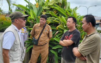 Peninjauan lokasi lampu jalan Mentok. Foto: Sandi.
