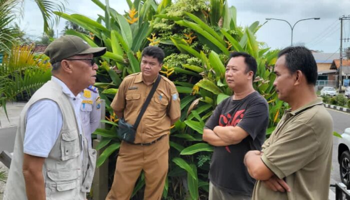 Yus Derahman Sidak ke Lokasi Lampu PJU Padam