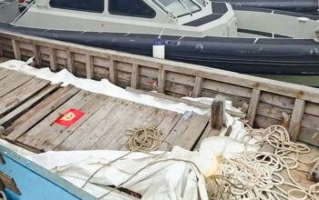 Penampakan kapal pengangkut 25 ton pasir timah. Foto: Istimewa.