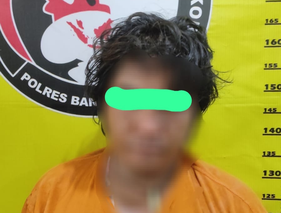 Tersangka JH diamankan petugas. Foto: Istimewa.