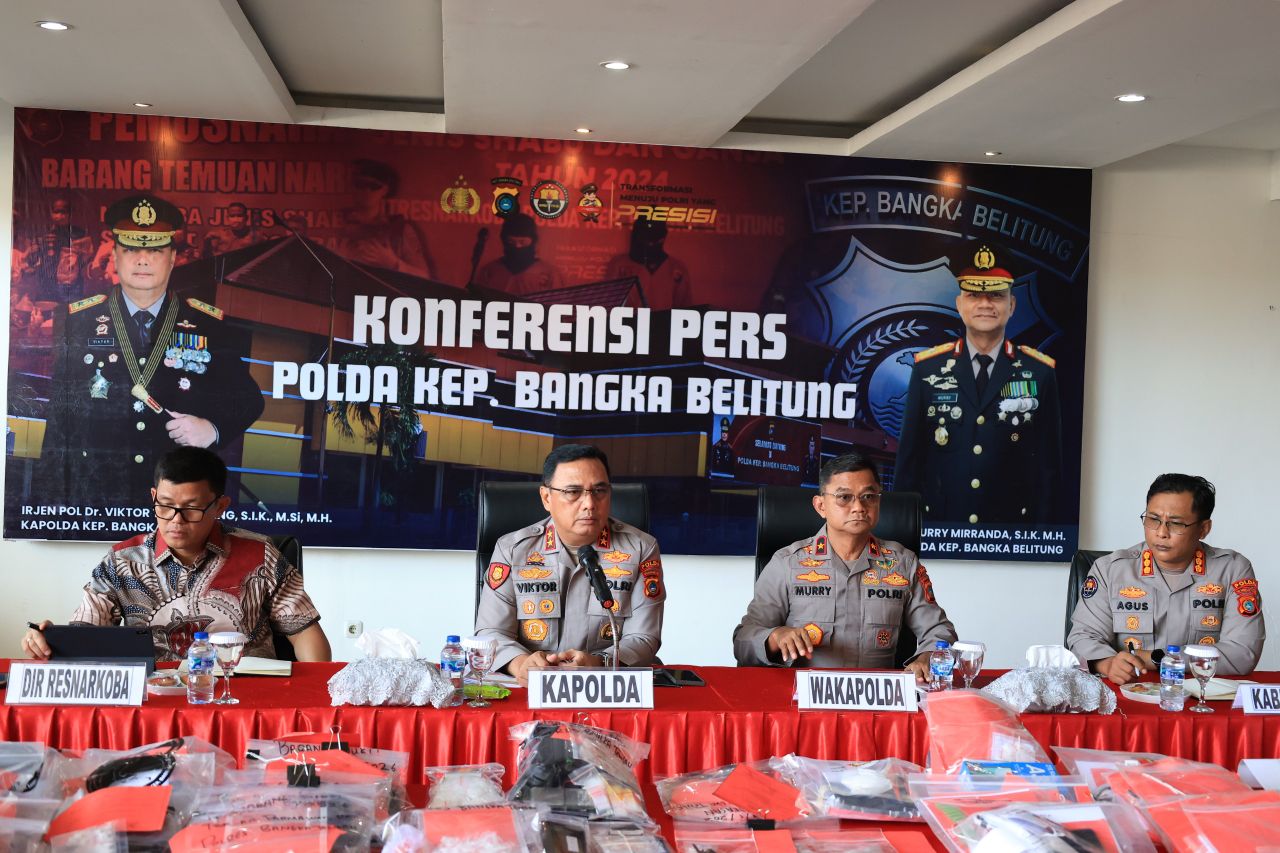 Kapolda Babel, Irjen Pol. Viktor Sihombing saat ungkap kasus narkoba. Foto: Istimewa.