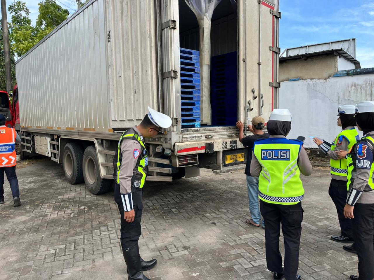 Direktorat Lalu Lintas (Ditlantas) Polda Bangka Belitung menggelar pengecekan kelayakan kendaraan. Foto: Istimewa.