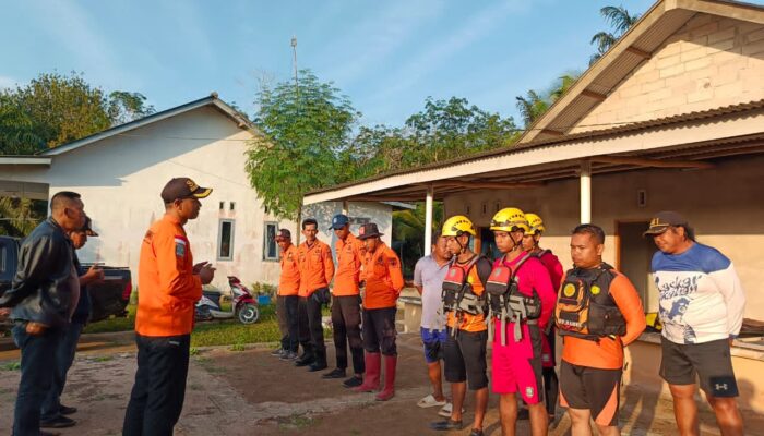 Basarnas Cari Pemancing Udang yang Hilang di Sungai Menduk