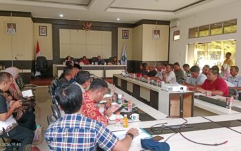 Pertemuan terkait kewajiban Plasma dan CSR perusahaan sawit di Babel. Foto: Istimewa.