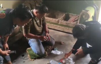 Pemuda di Tempilang digrebek karena narkotika. Foto: Istimewa.
