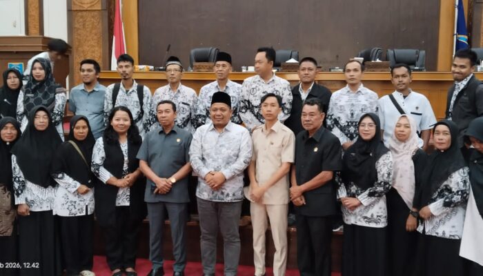 Upah Tertahan dan Tak Setara, GTK PPPK Paruh Waktu Mengadu ke DPRD Babar